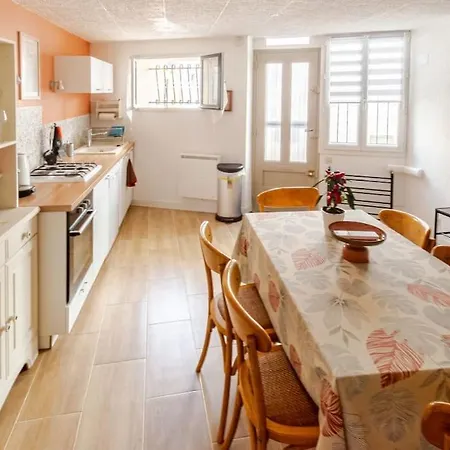 La Roussette Hébergement de vacances